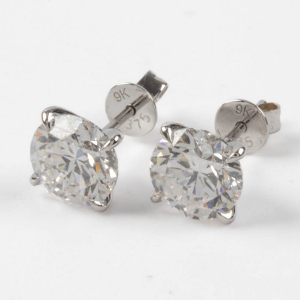 Lot 41  
            Nottingham Luxury Room - Delivery Only 

                
9K White 3.01ct total Laboratory Grown Round Brilliant-cut Diamond Stud Earrings,...
