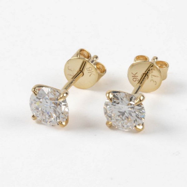 Lot 43  
            Nottingham Luxury Room - Delivery Only 

                
9K Yellow 1.03ct total Laboratory Grown Round Brilliant-cut Diamond Stud Earrings...
