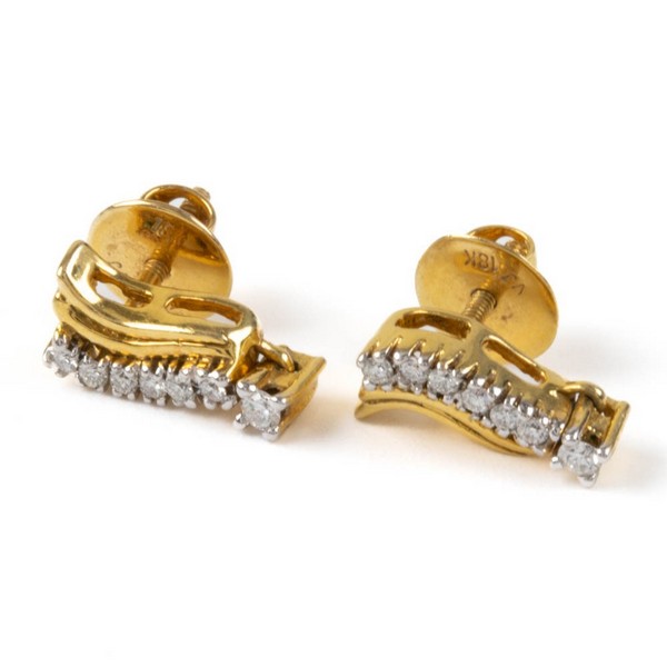 Lot 87  
            Nottingham Luxury Room - Delivery Only 

                
18K Yellow Diamond Line Pair of Stud Earrings, 3.5g.  Auction Guide: £200-£300 (V...