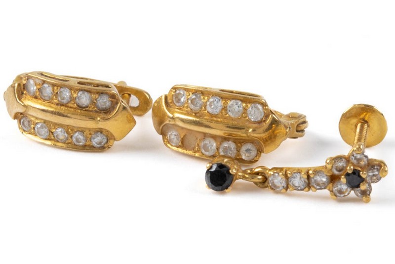 Lot 97  
            Nottingham Luxury Room - Delivery Only 

                
22K Clear Stone Pair of Hook Earrings. 22K Blue and Clear Stone Single Drop Earri...