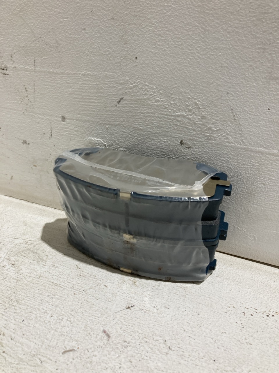 Lot 102  
            Birmingham - Collection Only 

                
ASSORTMENT OF PARTS TO INCLUDE BRAKE PADS - Image 4