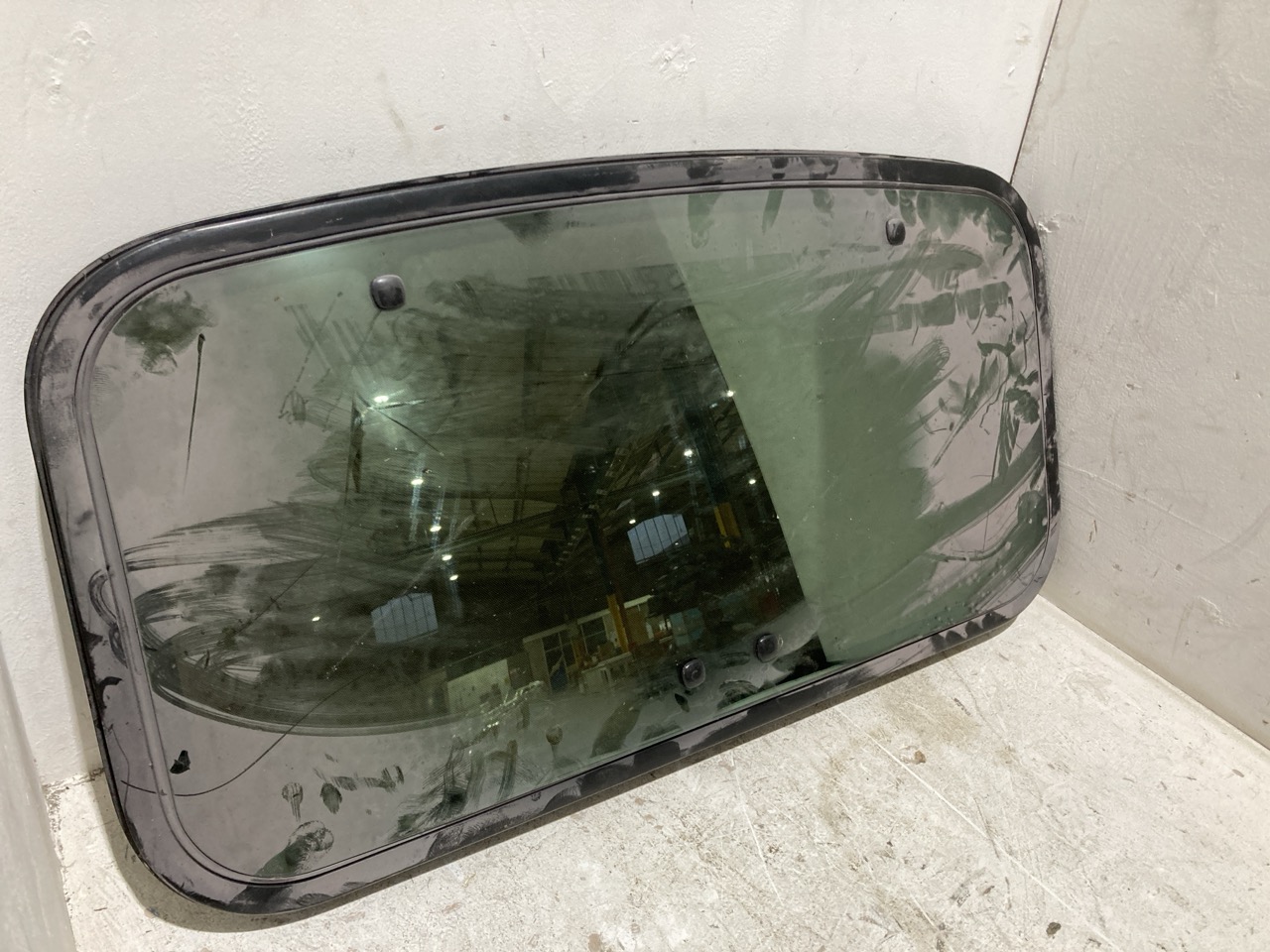 Lot 104  
            Birmingham - Collection Only 

                
ASSORTMENT OF WINDOWS TO INCLUDE A SUNROOF