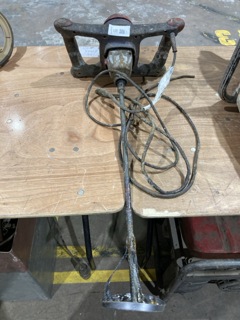 Lot 118  
            Birmingham - Collection Only 

                
HANDHELD CONCRETE MIXER