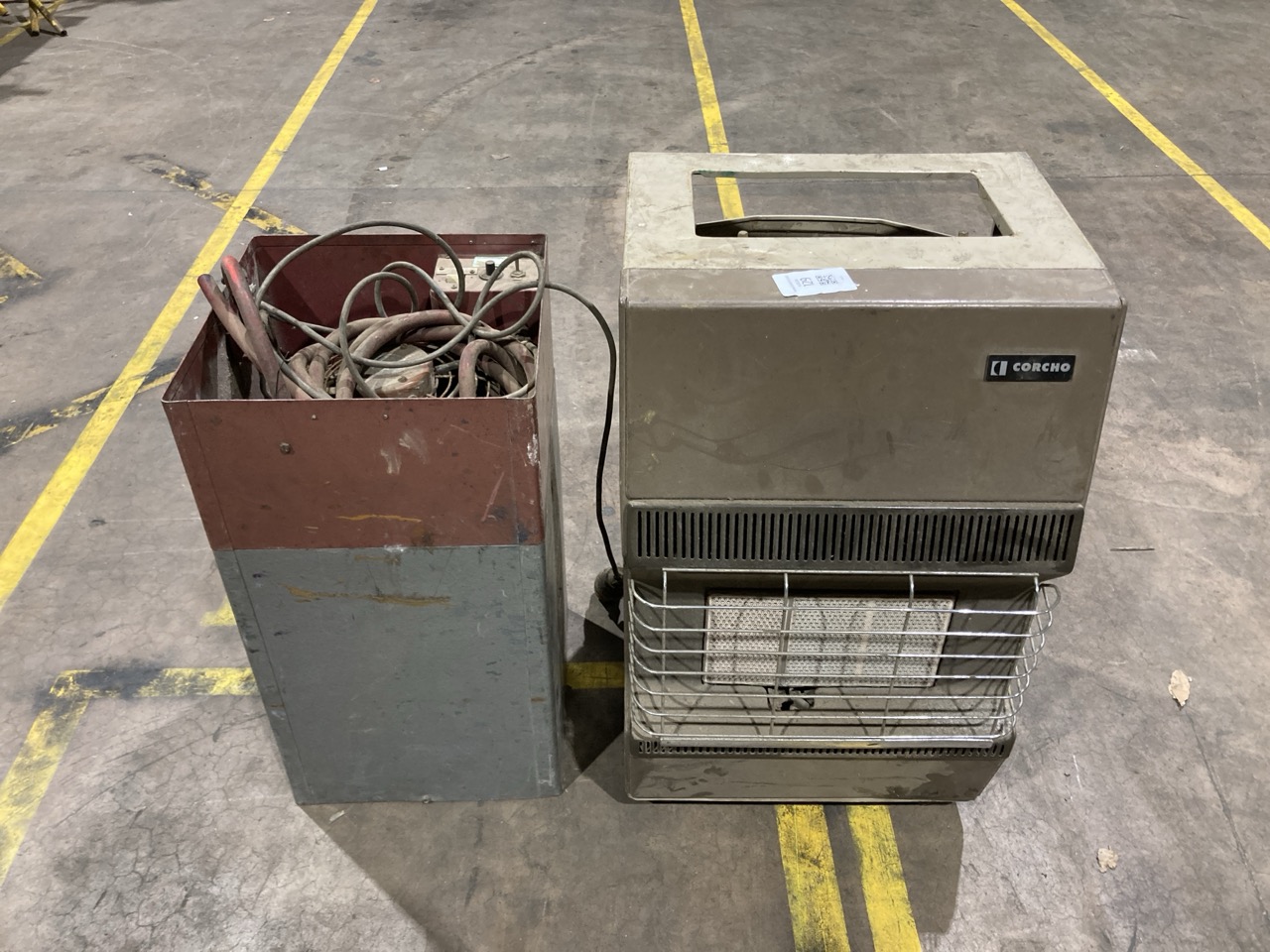 Lot 129  
            Birmingham - Collection Only 

                
CORCHO PORTABLE GAS HEATER AND CALOR MINI COMET MKII GAS HEATER