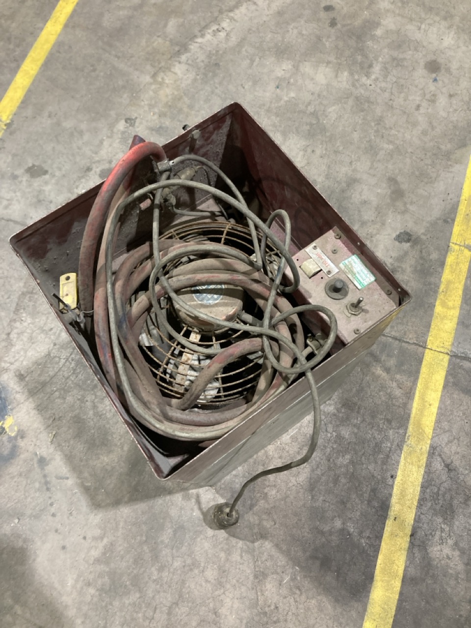 Lot 129  
            Birmingham - Collection Only 

                
CORCHO PORTABLE GAS HEATER AND CALOR MINI COMET MKII GAS HEATER - Image 3