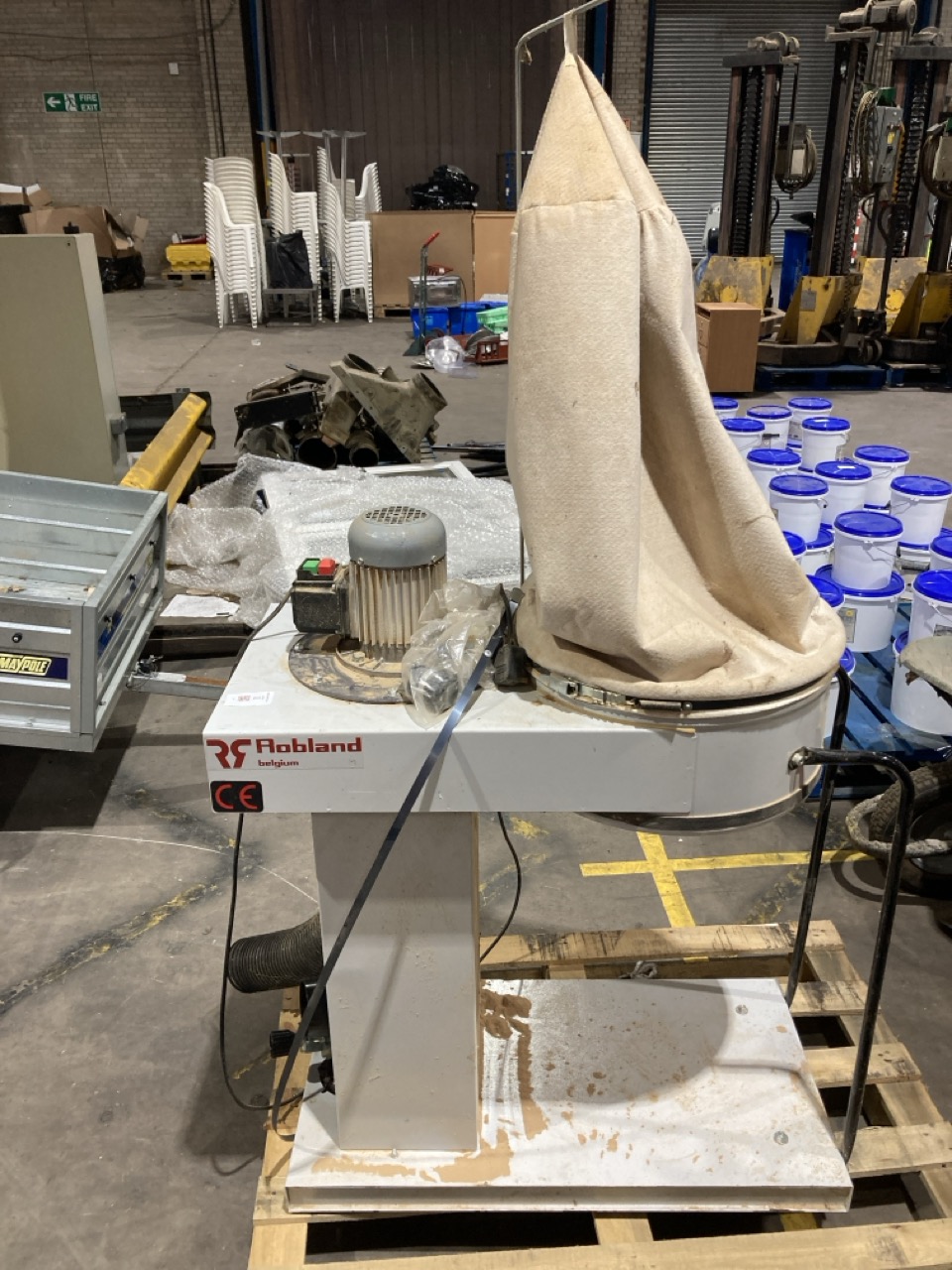 Lot 12  
            Birmingham - Collection Only 

                
ROBLAND D1500 VACUUM CLANER/ DUST EXTRACTOR - Image 3