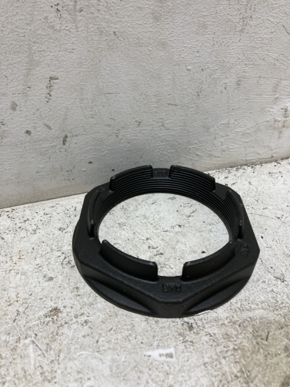 Lot 136  
            Birmingham - Collection Only 

                
ASSORTMENT OF LORRY PARTS TO INCLUDE FLANGE AND BEARING