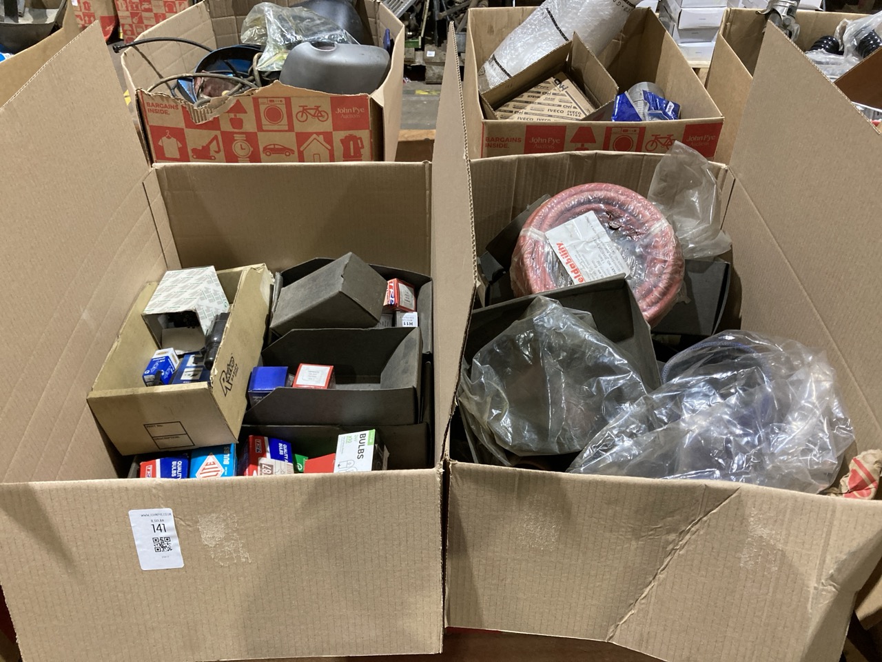 Lot 141  
            Birmingham - Collection Only 

                
ASSORTMENT OF LORRY PARTS TO INCLUDE HEADLIGHT BULBS