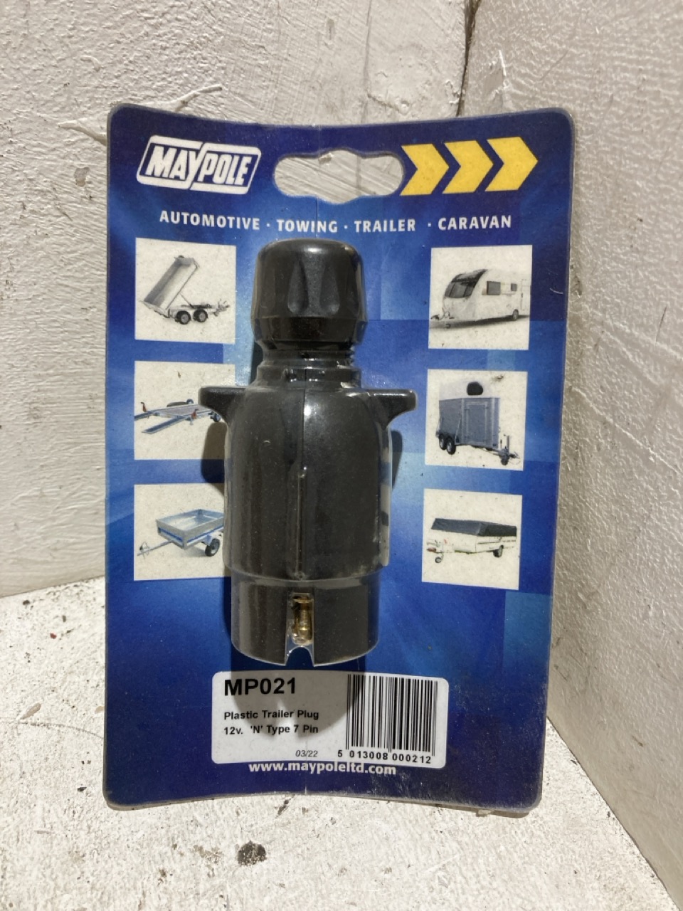 Lot 141  
            Birmingham - Collection Only 

                
ASSORTMENT OF LORRY PARTS TO INCLUDE HEADLIGHT BULBS - Image 3