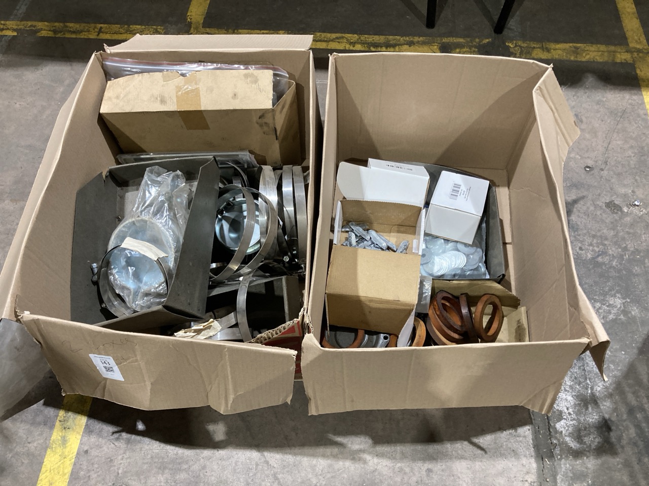 Lot 143  
            Birmingham - Collection Only 

                
ASSORTMENT OF LORRY PARTS TO INCLUDE EXHAUST PIPE RAIN CAP