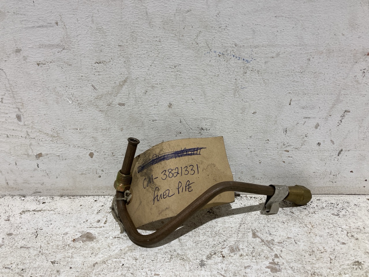 Lot 145  
            Birmingham - Collection Only 

                
ASSORTMENT OF LORRY PARTS AND TOOLS TO INCLUDE FUEL PIPE - Image 2