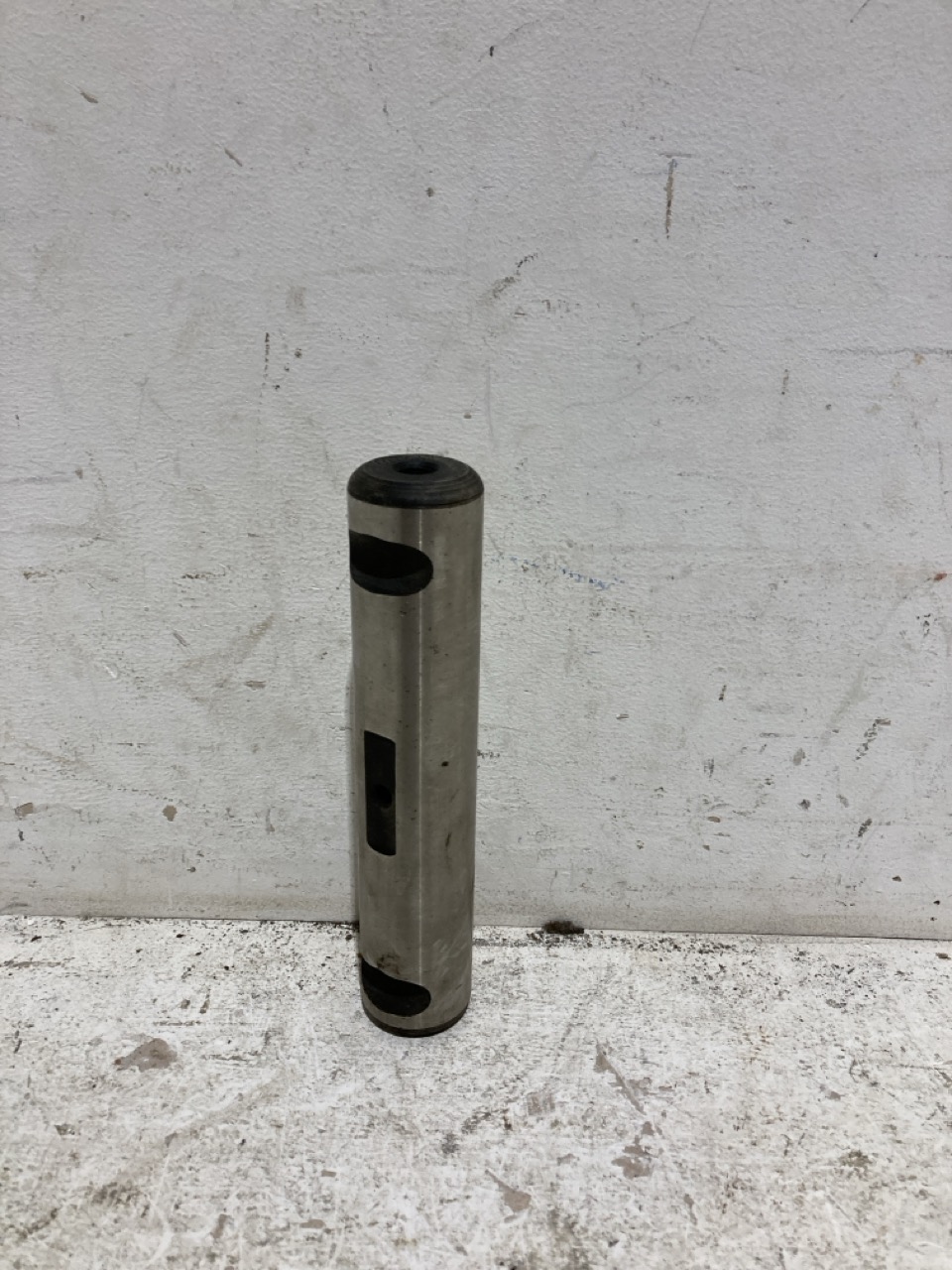 Lot 146  
            Birmingham - Collection Only 

                
ASSORTMENT OF LORRY PARTS TO INCLUDE HEX BOLT AND CAB MTG BUSH