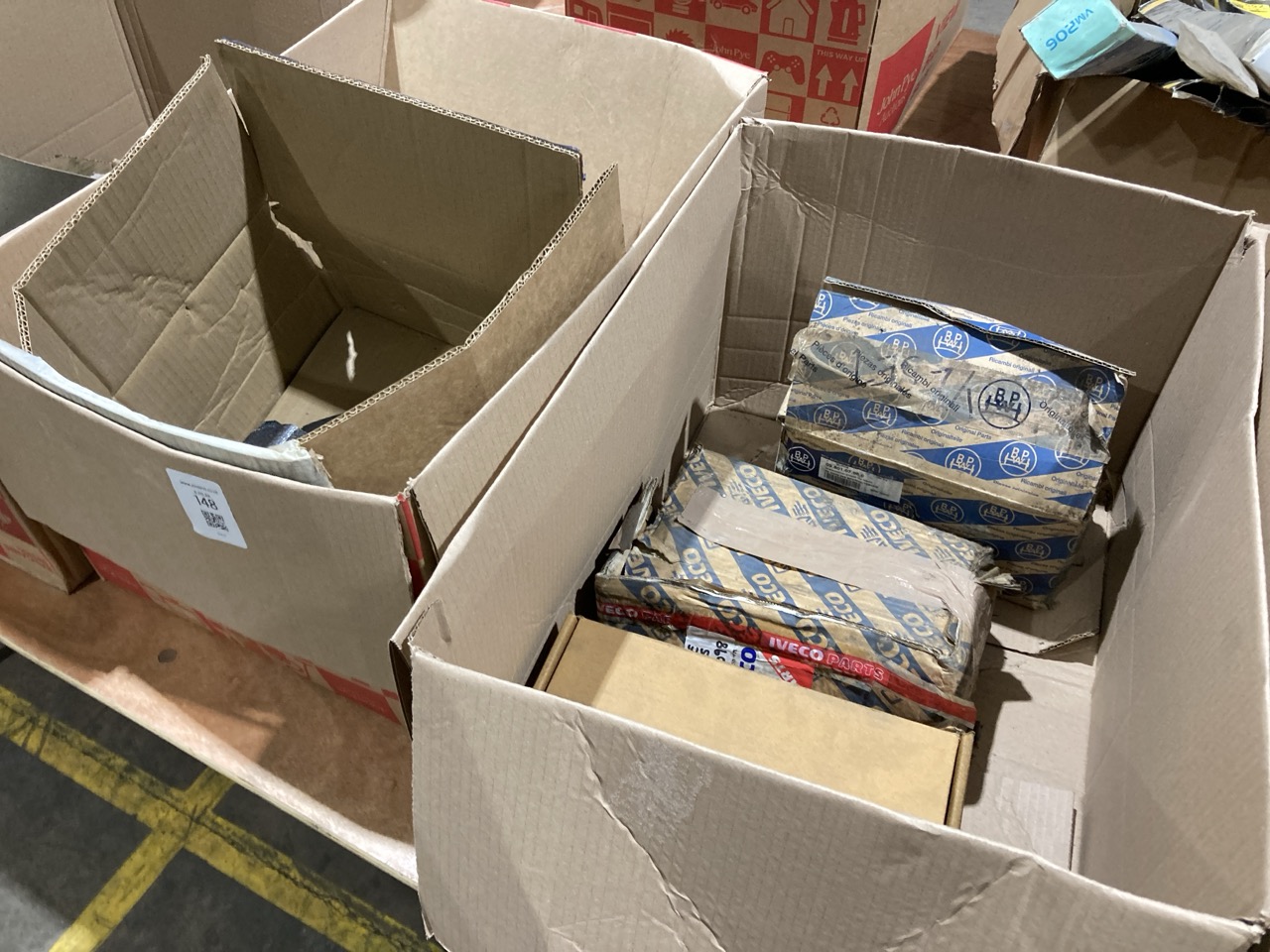 Lot 148  
            Birmingham - Collection Only 

                
ASSORTMENT OF LORRY PARTS TO INCLUDE BRAKE PADS