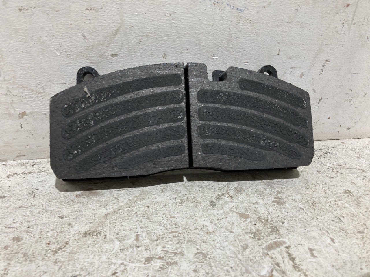 Lot 148  
            Birmingham - Collection Only 

                
ASSORTMENT OF LORRY PARTS TO INCLUDE BRAKE PADS - Image 2