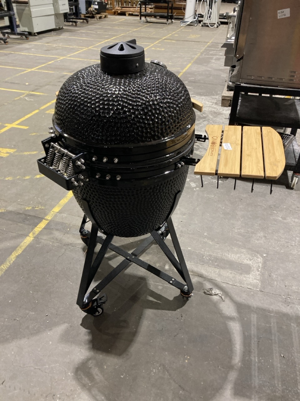 Lot 155  
            Birmingham - Collection Only 

                
KAMADO BONO BBQ GRILL
