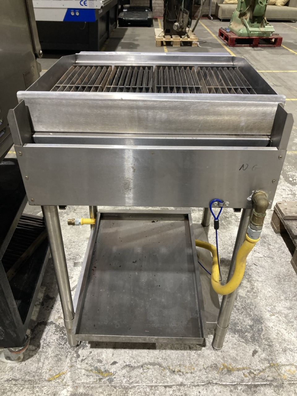 Lot 15  
            Birmingham - Collection Only 

                
THOR 2 BURNER GAS CHAR GRILL