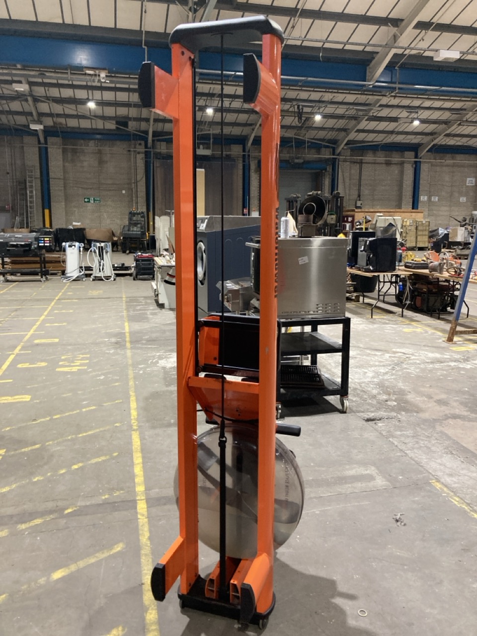 Lot 160  
            Birmingham - Collection Only 

                
WATER ROWER M1 HIRISE ROWING MACHINE - Image 4