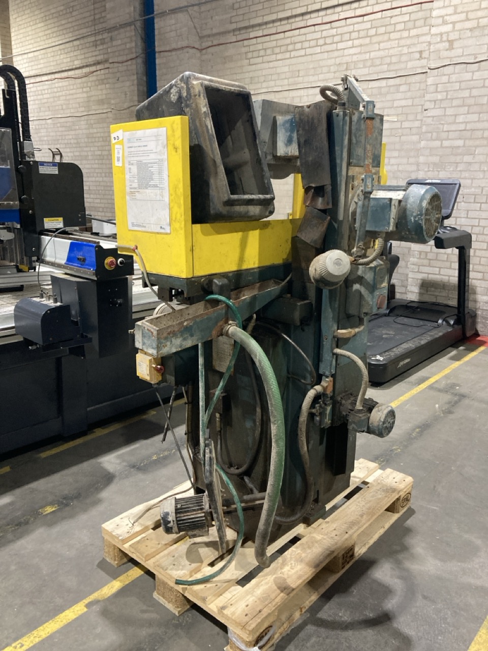 Lot 171  
            Birmingham - Collection Only 

                
ROGER 18 TON POWER IRONWORK PRESS - Image 3