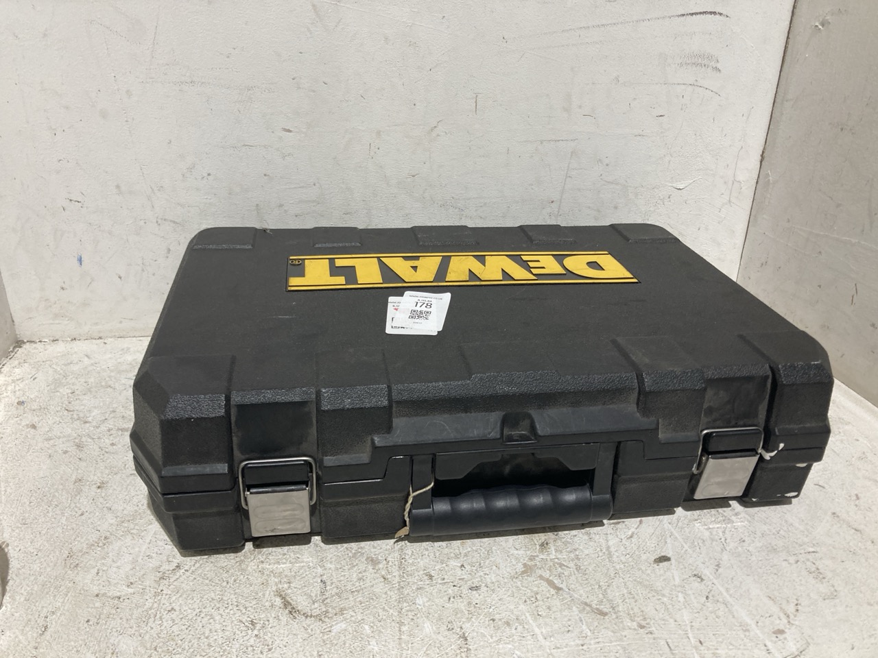 Lot 178  
            Birmingham - Collection Only 

                
DEWALT DCT410 INSPECTION CAMERA - Image 4