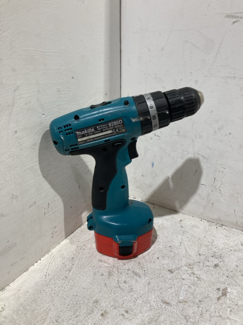 Lot 179  
            Birmingham - Collection Only 

                
ASSORTMENT OF POWER TOOLS TO INCLUDE MAKITA CORDLESS DRILL - Image 2