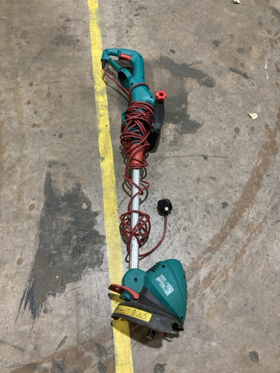 Lot 184  
            Birmingham - Collection Only 

                
ASSORTMENT OF GARDEN TOOLS