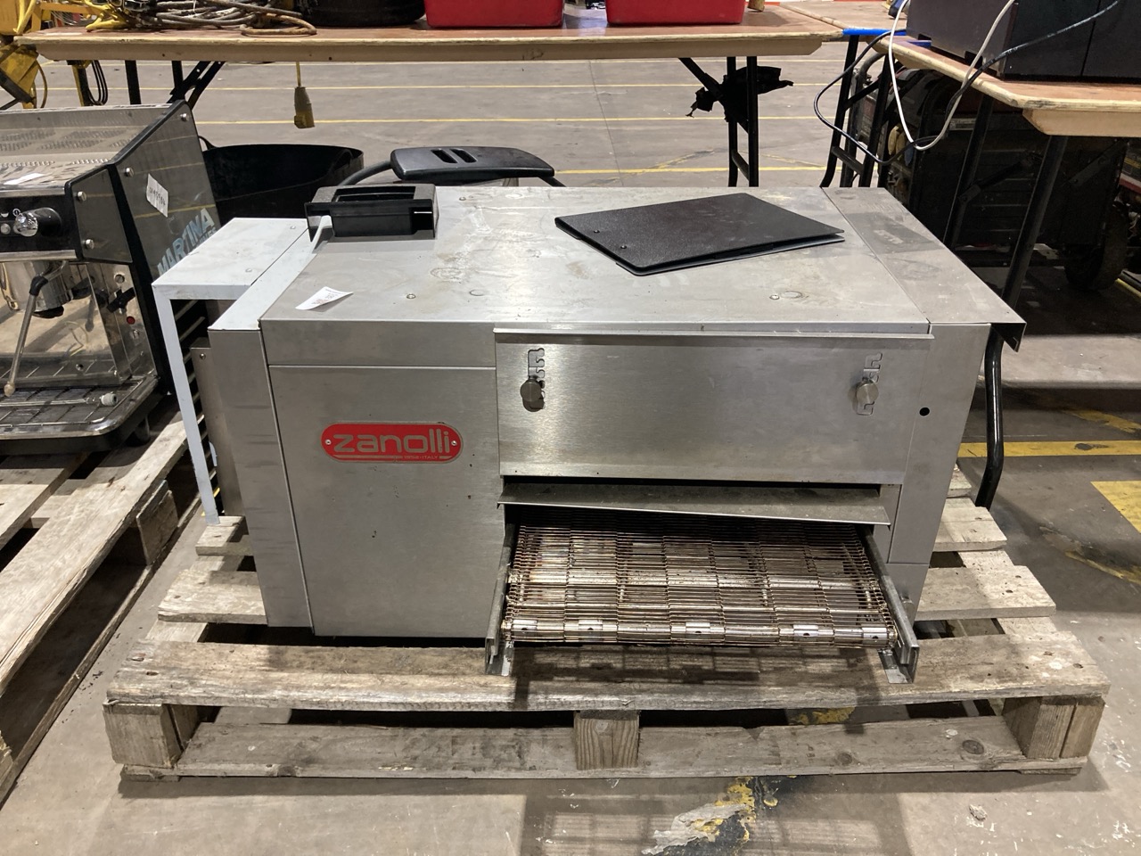 Lot 18  
            Birmingham - Collection Only 

                
2023 ZANOLLI PIZZA OVEN S/N 230602231