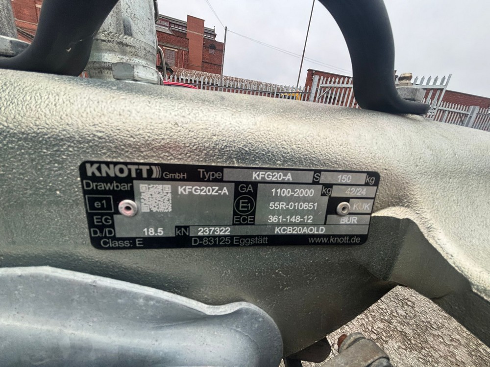 Lot 1  
            Nottingham - Collection Only 

                
2016 DIESEL FUEL BOWSER, SERIAL NO. 40751 WITH KNOTT KFG20-A DRAWBAR *PLEASE NOTE...