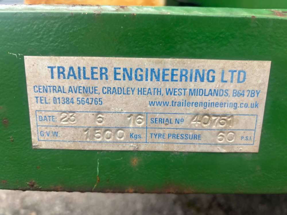 Lot 1  
            Nottingham - Collection Only 

                
2016 DIESEL FUEL BOWSER, SERIAL NO. 40751 WITH KNOTT KFG20-A DRAWBAR *PLEASE NOTE...