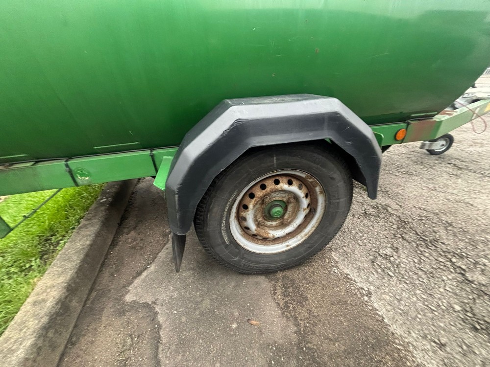 Lot 1  
            Nottingham - Collection Only 

                
2016 DIESEL FUEL BOWSER, SERIAL NO. 40751 WITH KNOTT KFG20-A DRAWBAR *PLEASE NOTE...