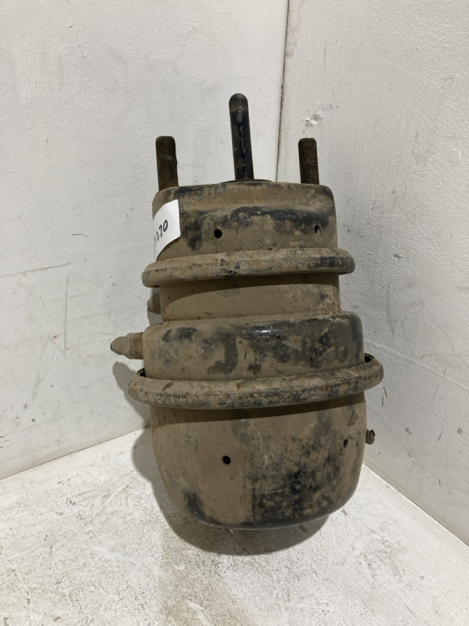 Lot 23  
            Birmingham - Collection Only 

                
ASSORTMENT OF LORRY PARTS TO INCLUDE FRONT AXLE MODULE