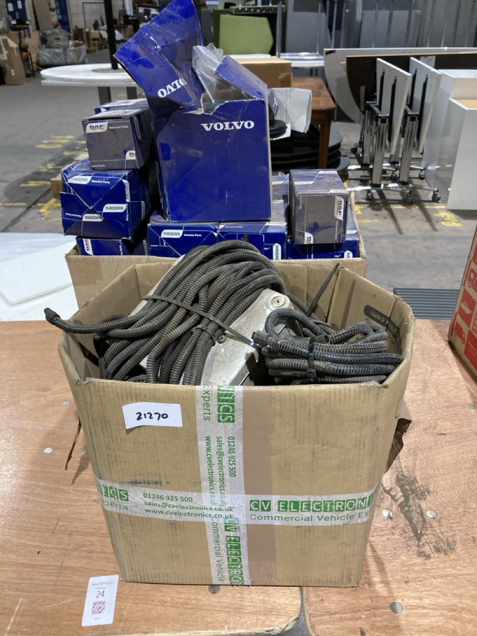 Lot 24  
            Birmingham - Collection Only 

                
ASSORTMENT OF LORRY PARTS TO INCLUDE A FUEL FILTER