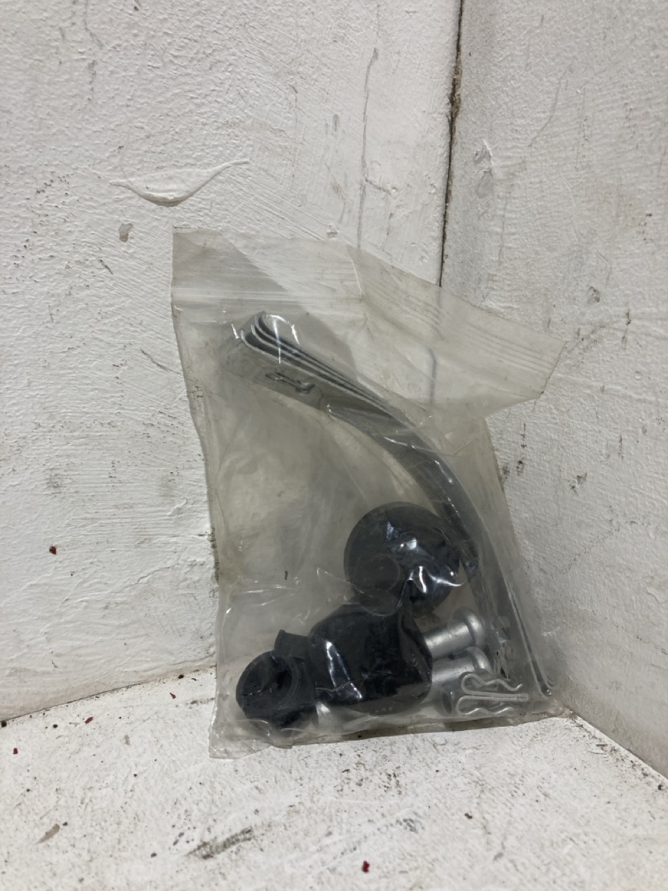 Lot 25  
            Birmingham - Collection Only 

                
ASSORTMENT OF LORRY PARTS TO INCLUDE BRAKE PADS - Image 3