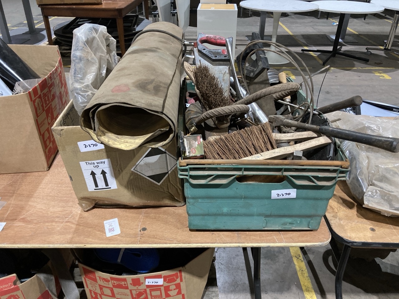 Lot 26  
            Birmingham - Collection Only 

                
ASSORTMENT OF TOOLS TO INCLUDE A HAMMER AND SAW