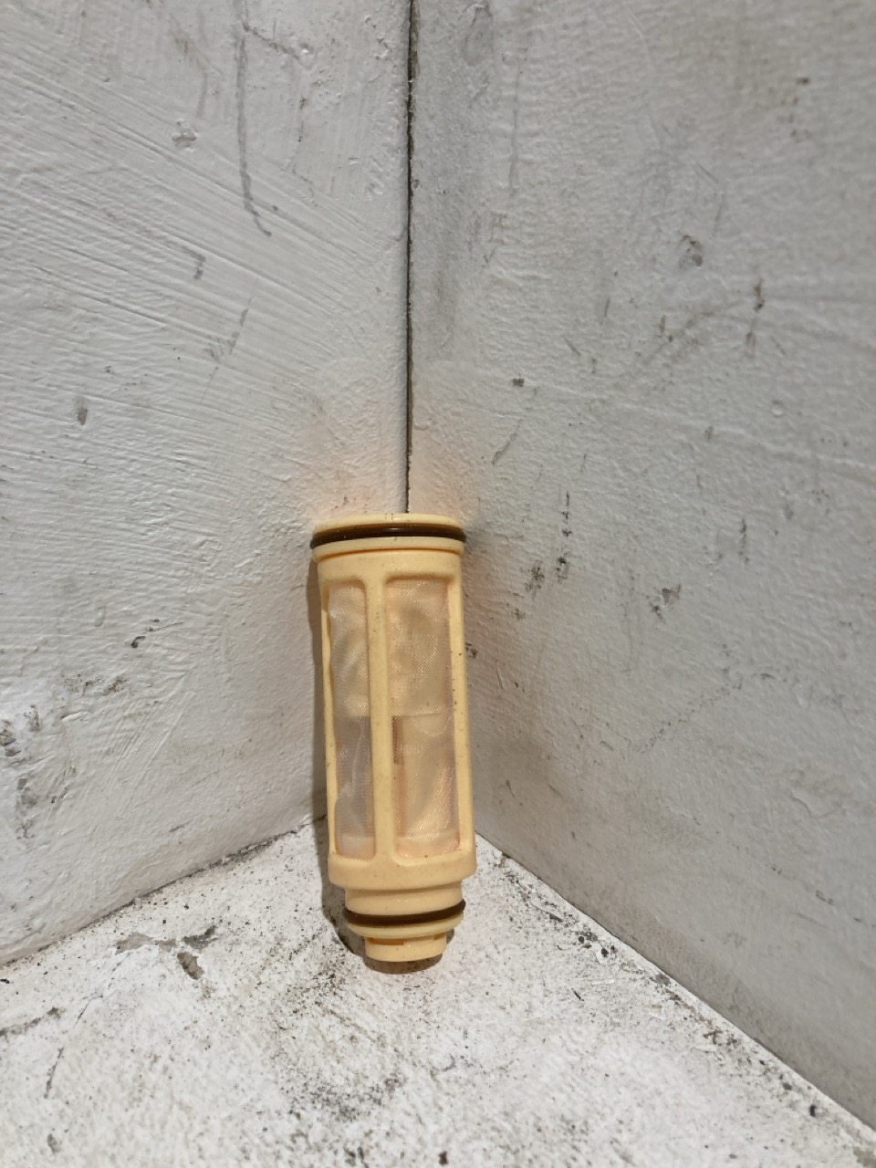 Lot 27  
            Birmingham - Collection Only 

                
ASSORTMENT OF LORRY PARTS TO INCLUDE A BAR BUSHING - Image 4