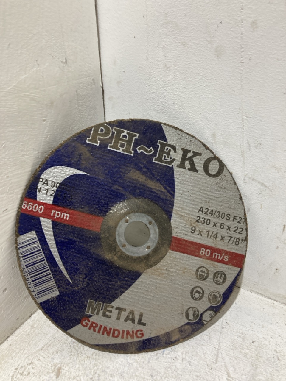 Lot 29  
            Birmingham - Collection Only 

                
ASSORTMENT OF GRINDING WHEELS TO INCLUDE ABRACS