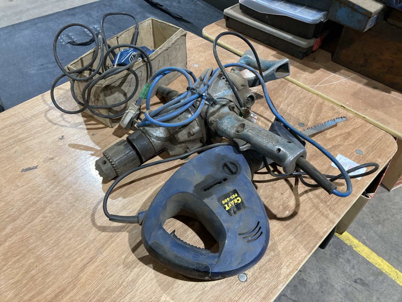 Lot 30  
            Birmingham - Collection Only 

                
ASSORTMENT OF TOOLS TO INCLUDE A RECIPROCATING SAW
