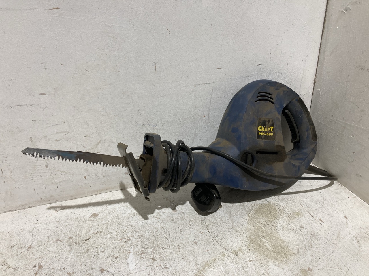 Lot 30  
            Birmingham - Collection Only 

                
ASSORTMENT OF TOOLS TO INCLUDE A RECIPROCATING SAW - Image 2