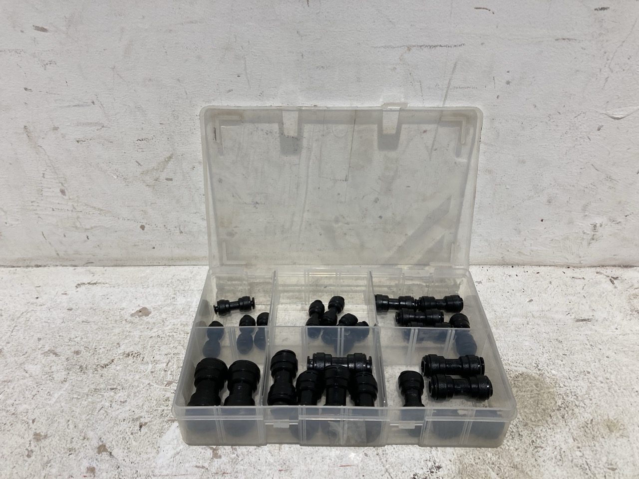 Lot 31  
            Birmingham - Collection Only 

                
ASSORTMENT OF PARTS TO INCLUDE A GPS DEVICE - Image 2