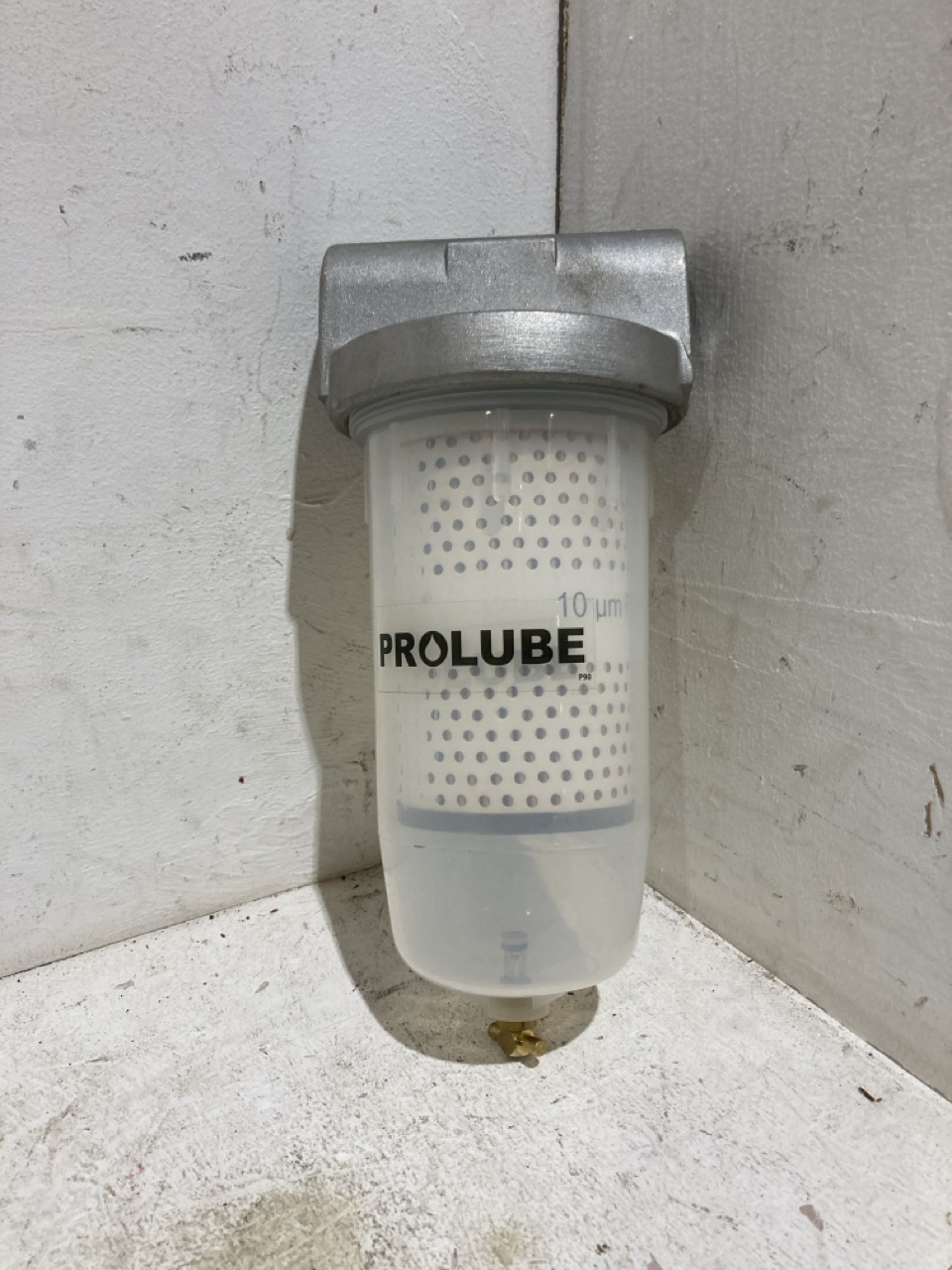 Lot 32  
            Birmingham - Collection Only 

                
ASSORTMENT OF TOOLS AND PARTS TO INCLUDE FUEL FILTER KIT - Image 3