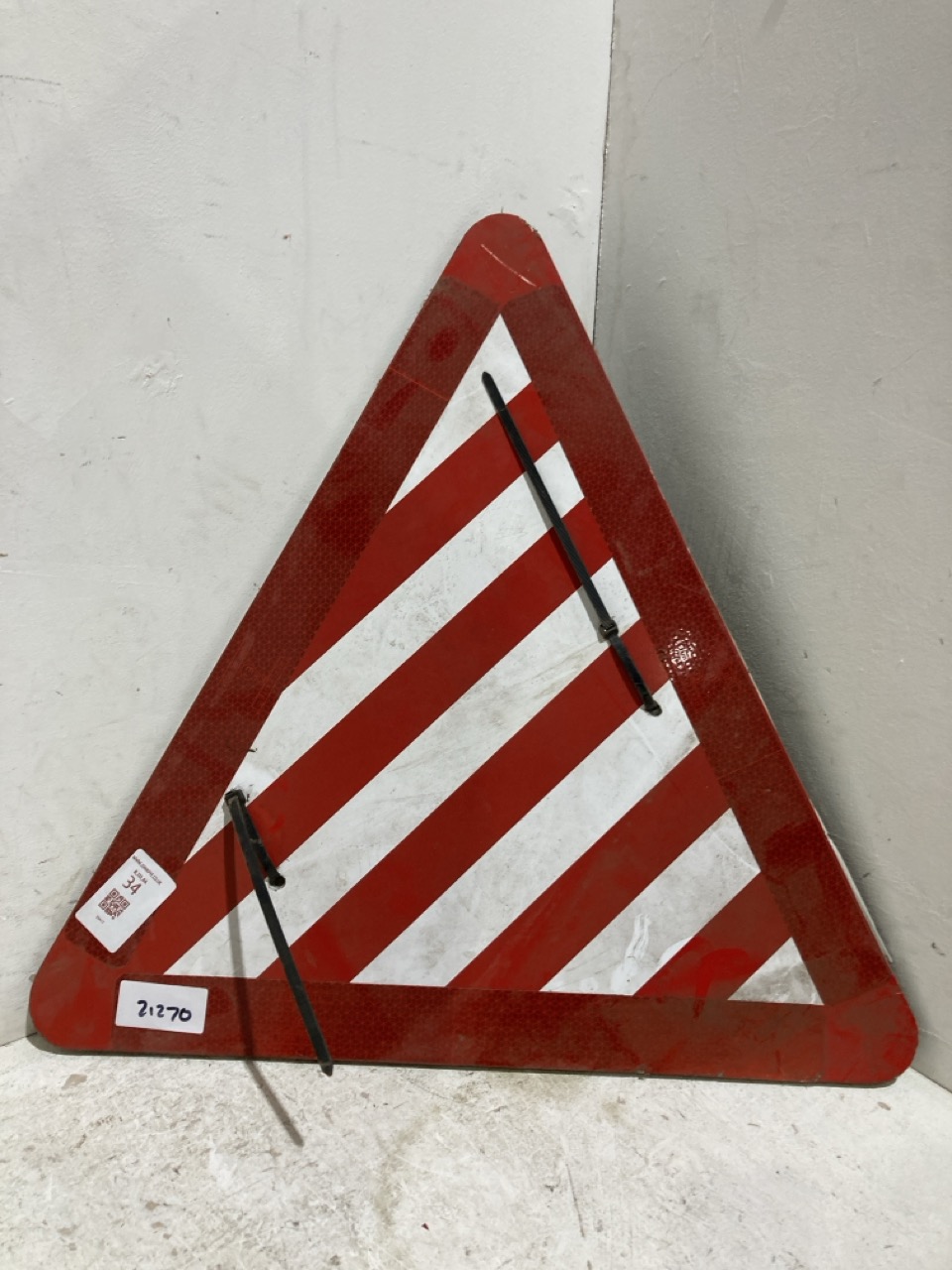 Lot 34  
            Birmingham - Collection Only 

                
ASSORTMENT OF TOOLS TO INCLUDE OXY FUEL CUTTING TORCH