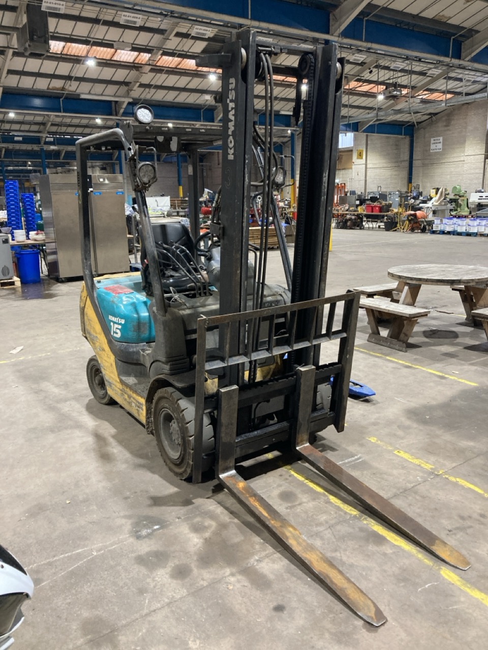 Lot 3  
            Birmingham - Collection Only 

                
KOMATSU DIESEL FORKLIFT VO15Y637 S/N F14344U00196