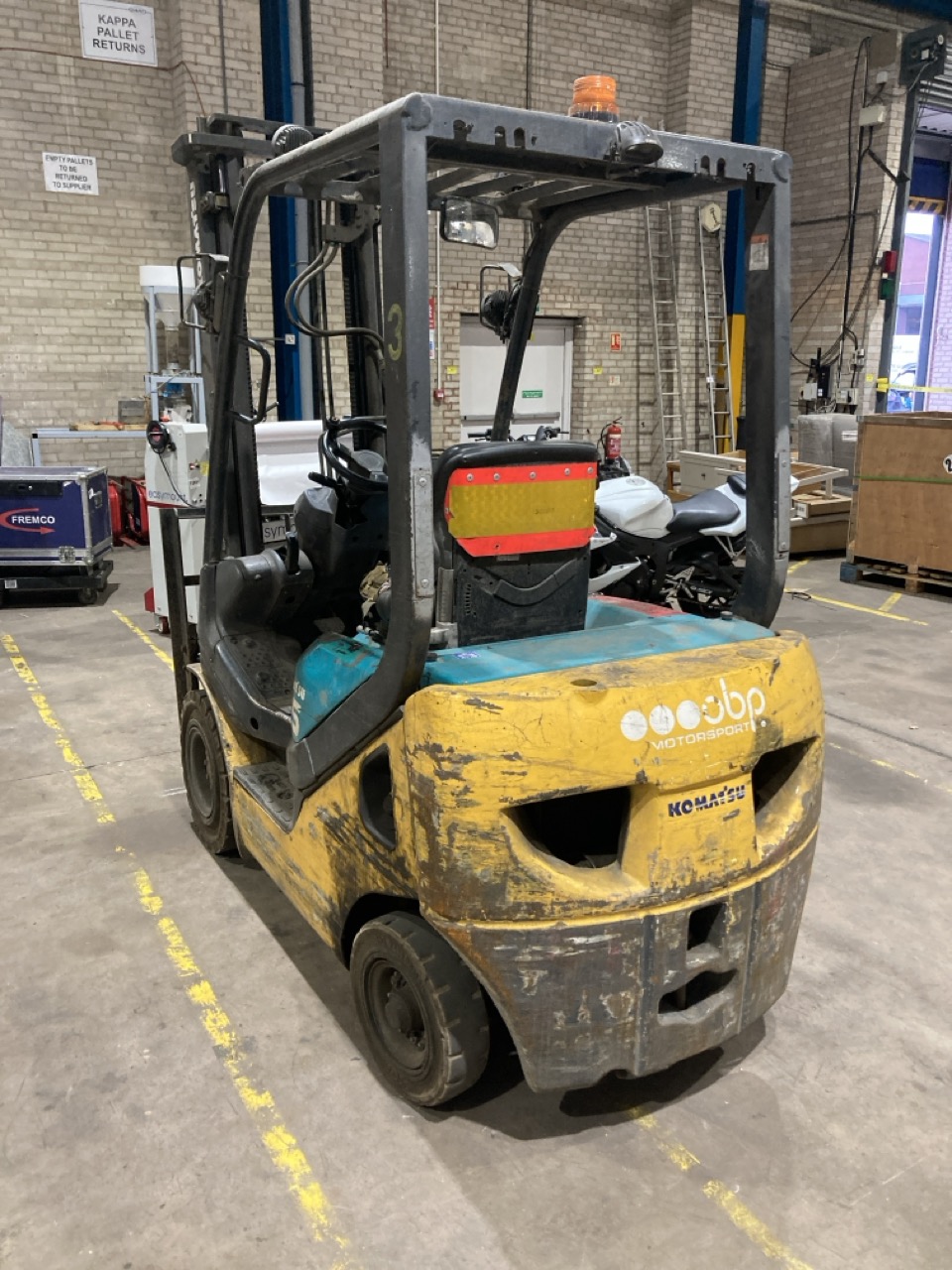 Lot 3  
            Birmingham - Collection Only 

                
KOMATSU DIESEL FORKLIFT VO15Y637 S/N F14344U00196 - Image 2