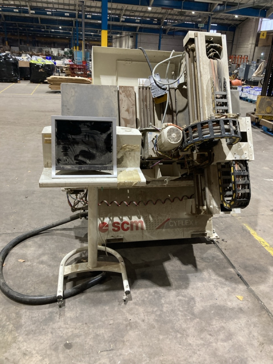 Lot 4  
            Birmingham - Collection Only 

                
2008 SCM CYFLEX F900 CNC DRILLING MACHINE S/N AB-192359