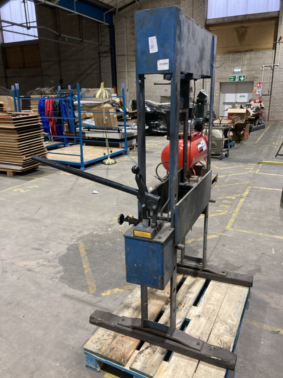 Lot 55  
            Birmingham - Collection Only 

                
AC HYDRAULIC P25H HYDRAULIC PUMP S/N 51917 - Image 2