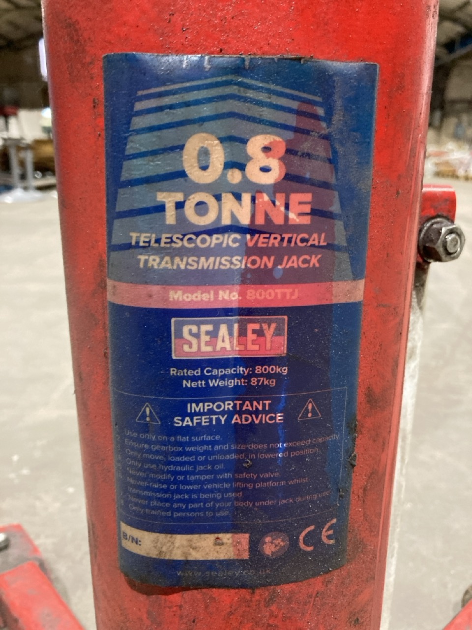 Lot 62  
            Birmingham - Collection Only 

                
SEALEY 800TTJ 0.8 TONNE TELESCOPIC VERTICAL TRANSMISSION JACK - Image 4