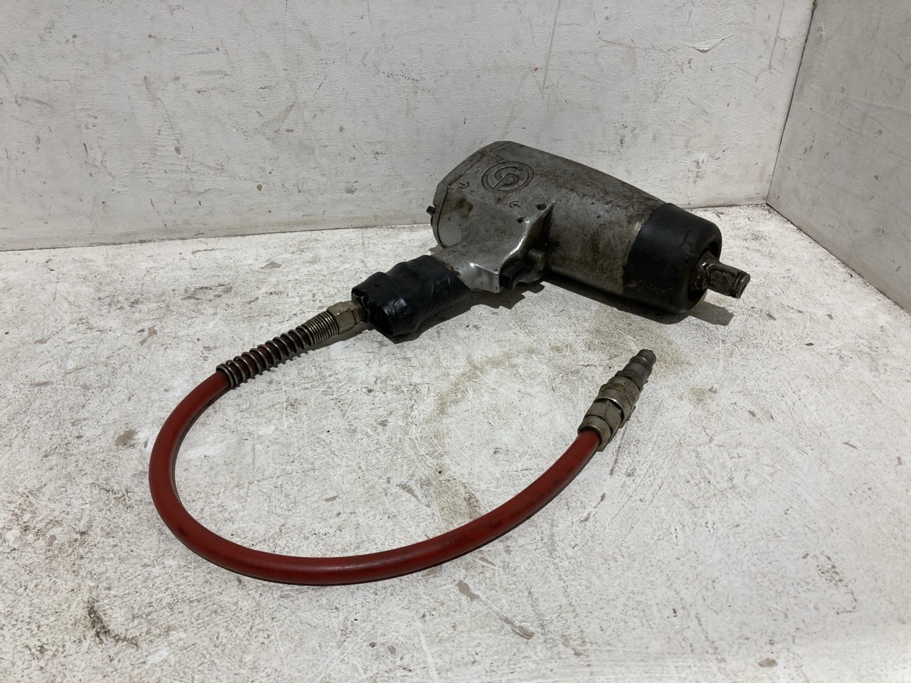 Lot 67  
            Birmingham - Collection Only 

                
ASSORTMENT OF TOOLS AND PARTS TO INCLUDE CHICAGO PNEUMATIC 1/2 INCH AIR IMPACT GUN - Image 3