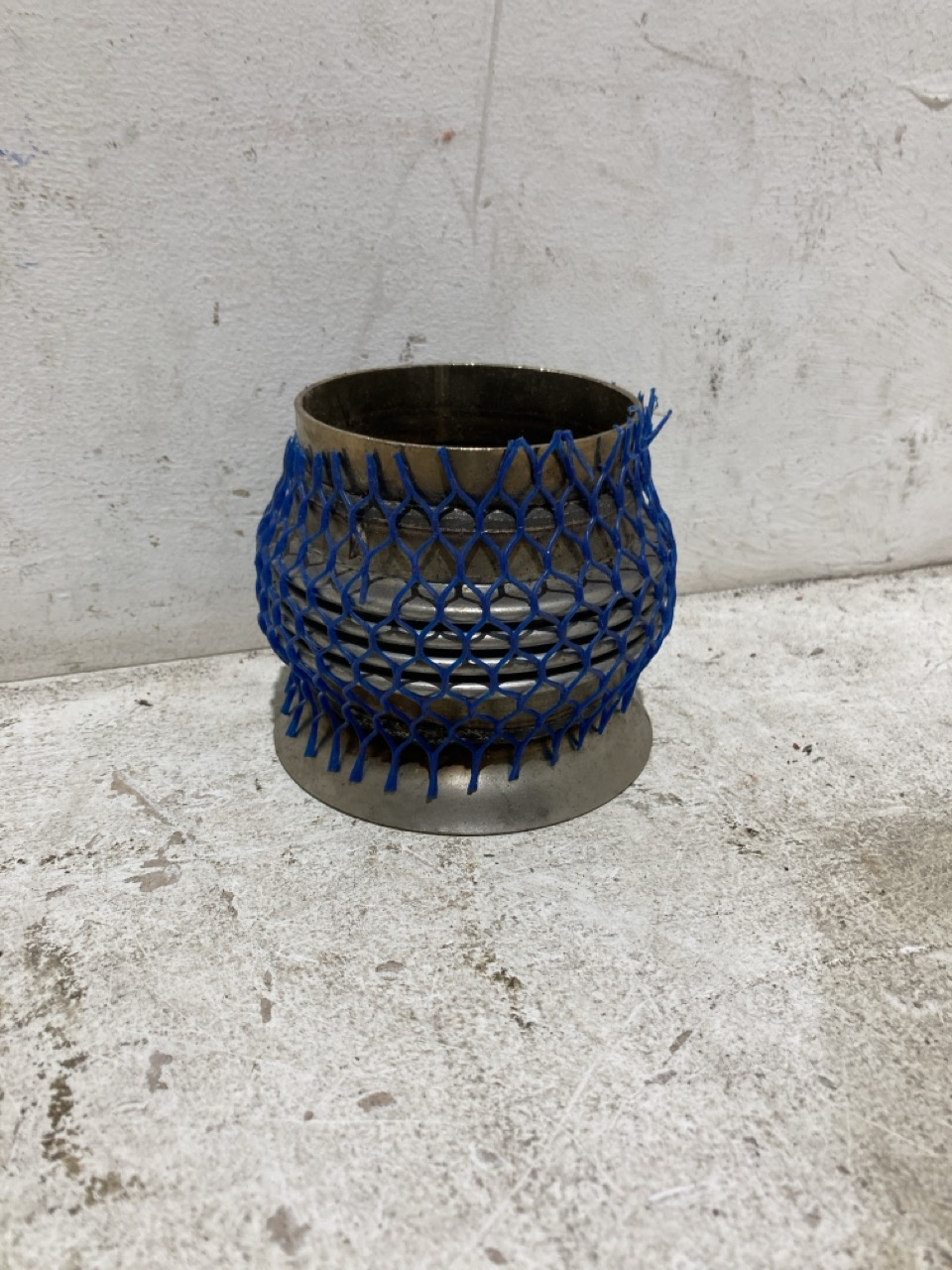 Lot 73  
            Birmingham - Collection Only 

                
ASSORTMENT OF PARTS TO INCLUDE A BRAKE CALIPER - Image 3