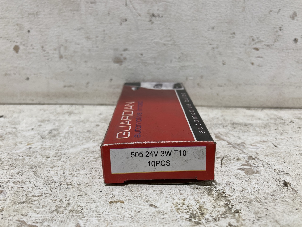 Lot 76  
            Birmingham - Collection Only 

                
ASSORTMENT OF LORRY PARTS TO INCLUDE LIGHT BULBS - Image 2