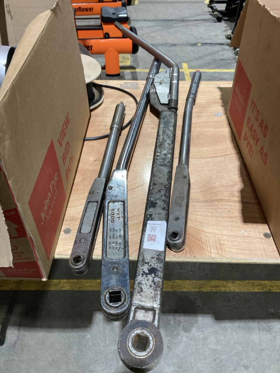 Lot 77  
            Birmingham - Collection Only 

                
ASSORTMENT OF TORQUE WRENCHES