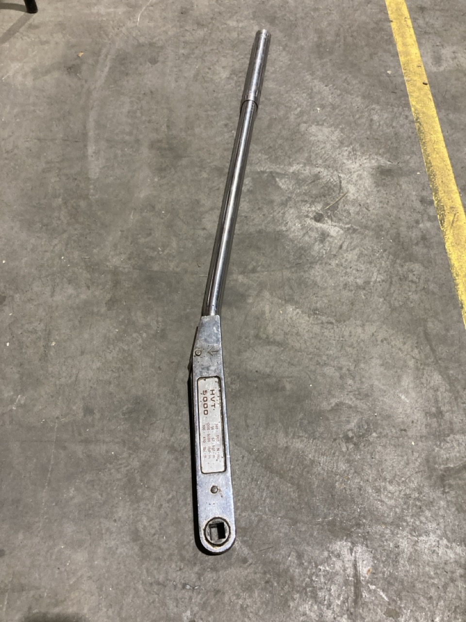 Lot 77  
            Birmingham - Collection Only 

                
ASSORTMENT OF TORQUE WRENCHES - Image 4